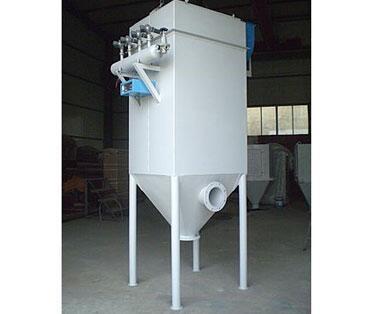 保定水泥制品廠蔣總成功訂購(gòu)24袋倉(cāng)頂除塵器與64袋脈沖布袋除塵器